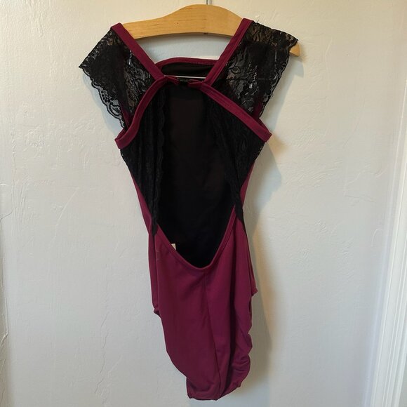 5 The Label Maroon Leotard With Black Lace Details Size Petite Adult - Picture 2 of 6